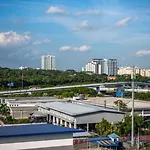 A Modern 3Br Home Near Danga Bay Free Parking