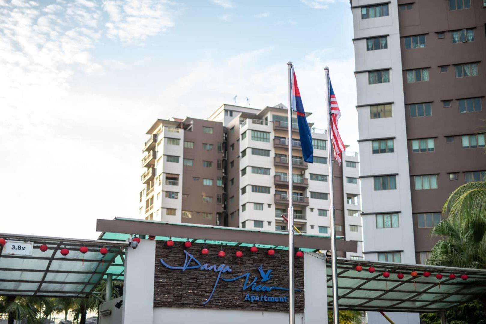 A Modern 3br Near Danga Bay Free Parking *