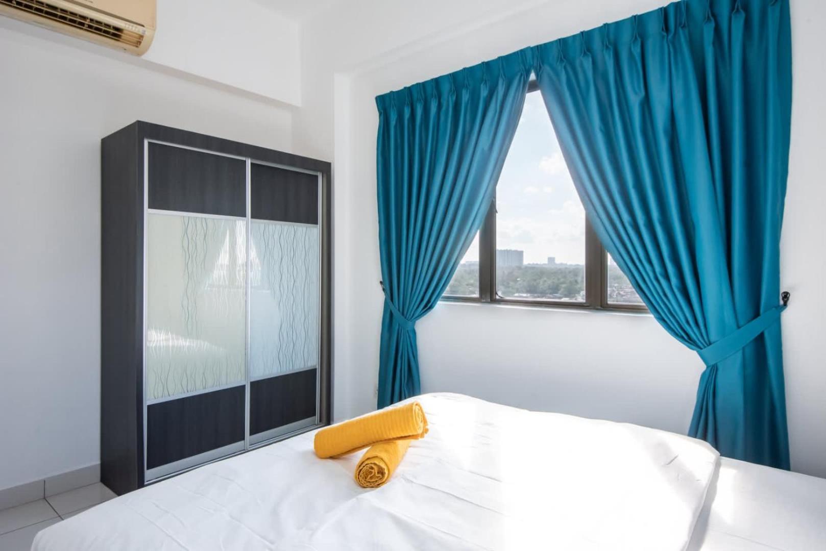 A Modern 3br Near Danga Bay Free Parking Apartment