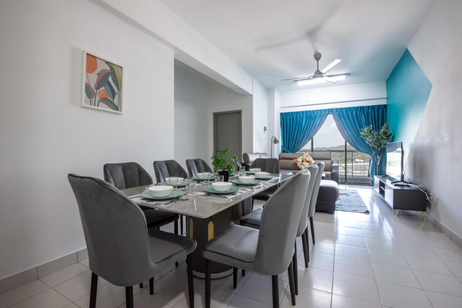 A Modern 3br Near Danga Bay Free Parking Apartment