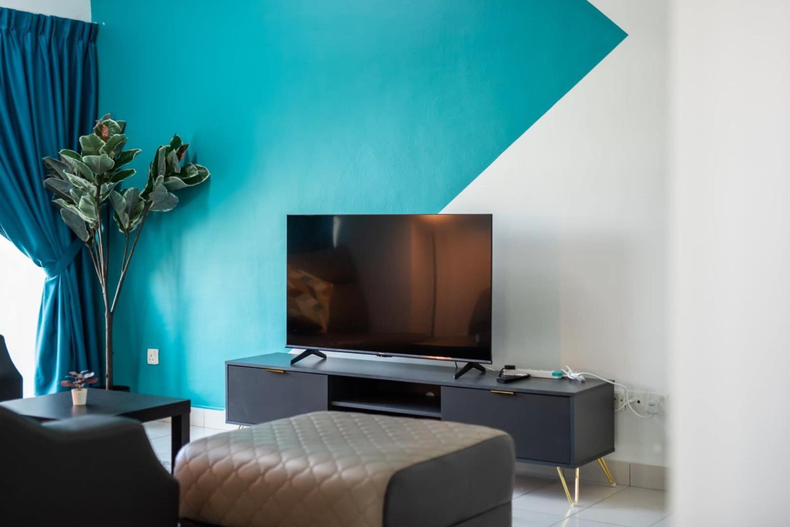 Apartment A Modern 3br Near Danga Bay Free Parking