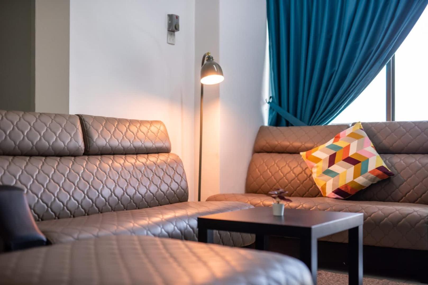 A Modern 3br Near Danga Bay Free Parking Apartment
